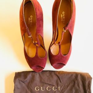 GUCCI Maroon Suede Betty T-Strap Platform Peep Toe